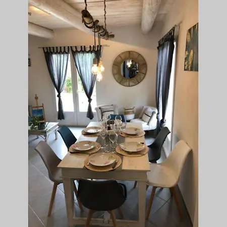 Provence Climatisee, Jardin, Piscine Privee Chauffee, Wifi Saint-Laurent-de-Carnols