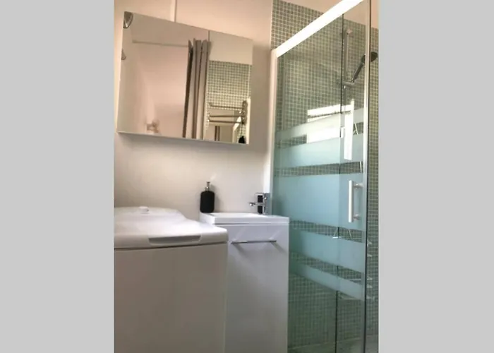 Вилла Provence Climatisee, Jardin, Piscine Privee Chauffee, Wifi Saint-Laurent-de-Carnols