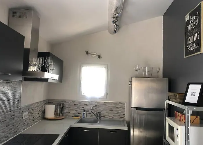 Provence Climatisee, Jardin, Piscine Privee Chauffee, Wifi