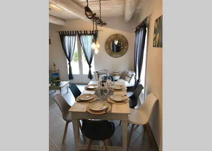 Provence Climatisee, Jardin, Piscine Privee Chauffee, Wifi Saint-Laurent-de-Carnols