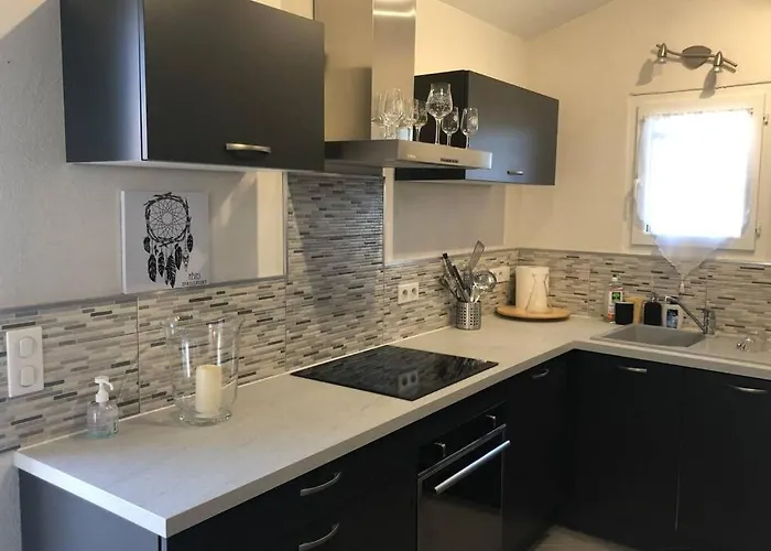Вилла Provence Climatisee, Jardin, Piscine Privee Chauffee, Wifi Saint-Laurent-de-Carnols