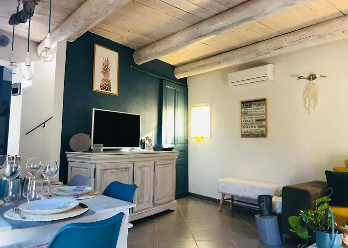 Вилла Provence Climatisee, Jardin, Piscine Privee Chauffee, Wifi Saint-Laurent-de-Carnols